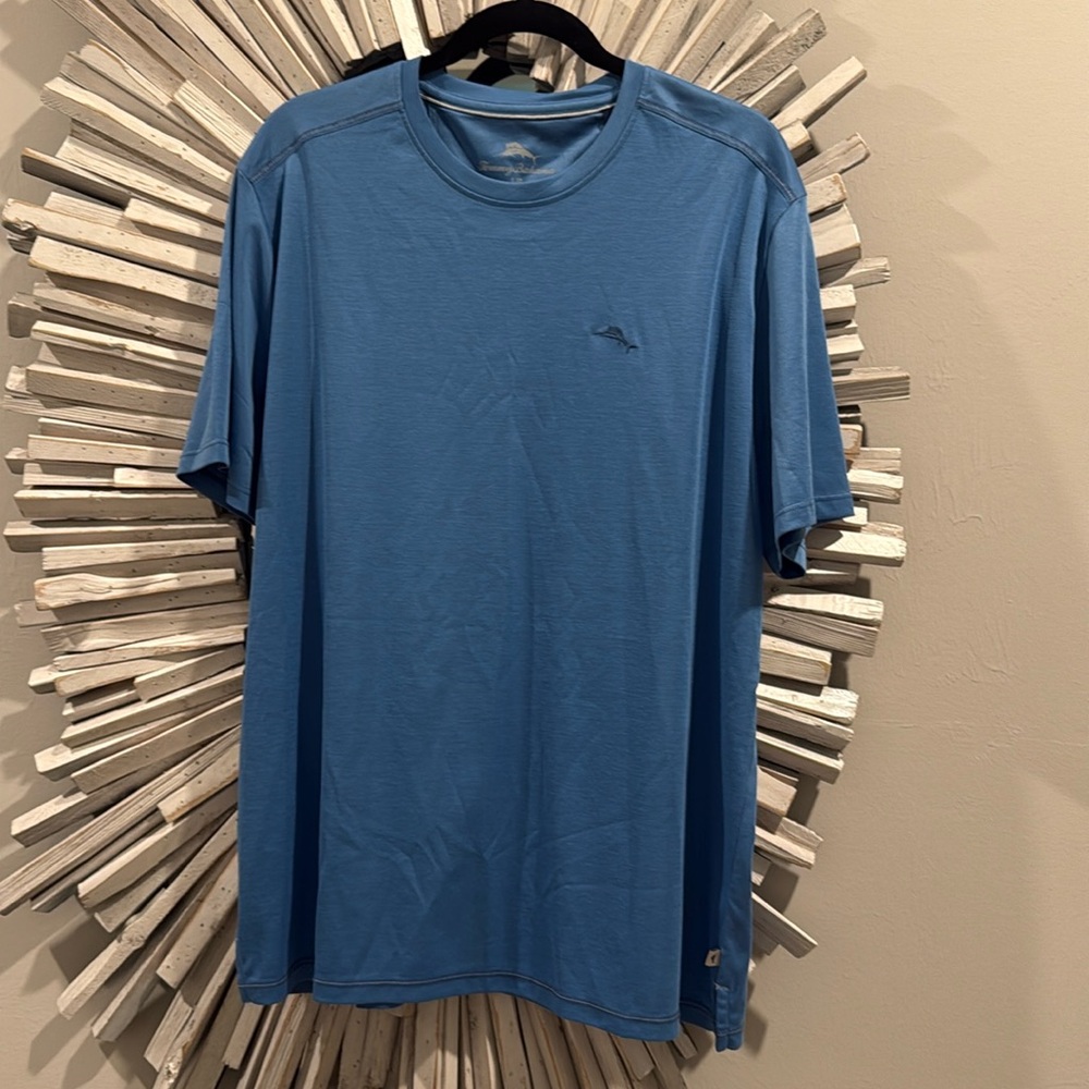 Tommy Bahama Blue Men's Shirt lightweight sz large never worn